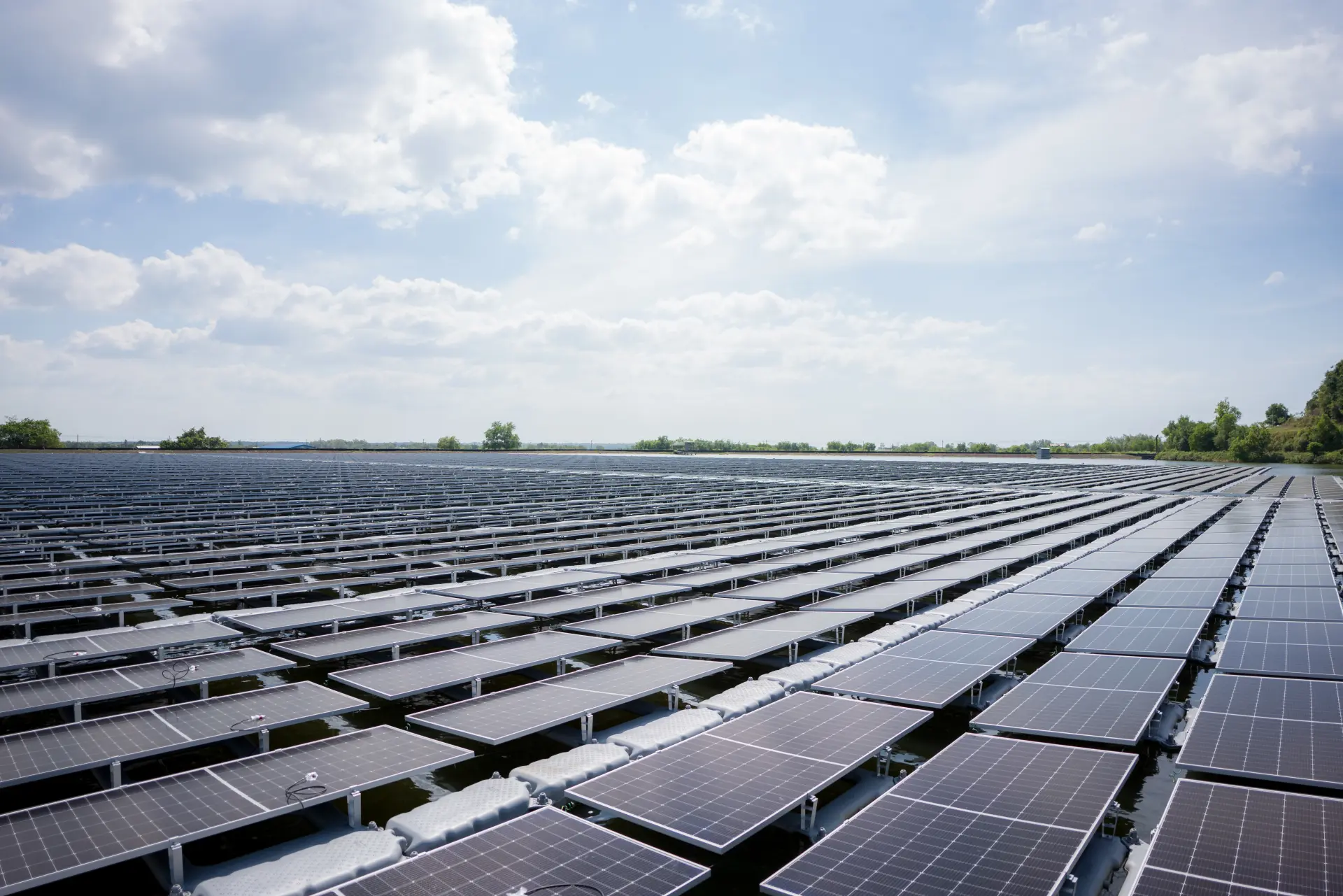 Wide view of a floating solar installation site